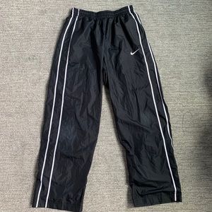 vintage 90’s nike nylon track pants/joggers!